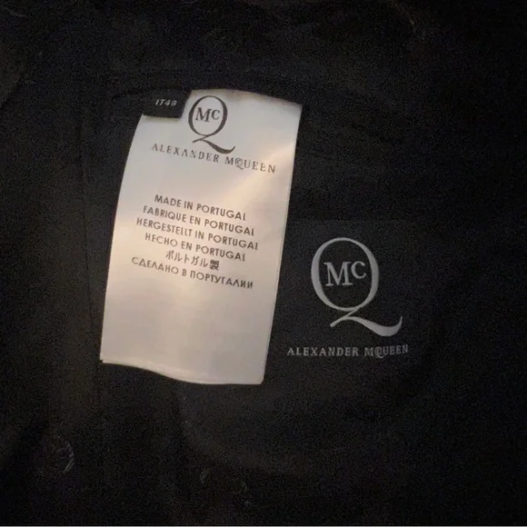 Alexander McQueen Black Tuxedo with White Accents - Picture 5 of 9